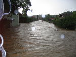 Landesstraße wurde zu riesigem Fluss! 