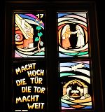 Die Mitglieder des Pfarrgemeinderates schufen das Adventfenster vom 17. Dezember 