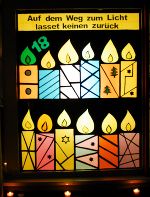 Die 4c der Volksschule entzündete das 18. Adventfenster 
